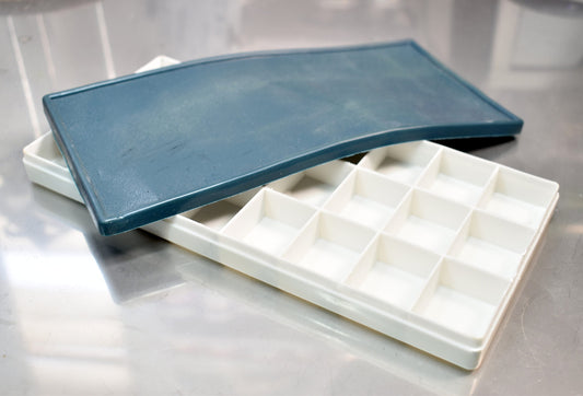 Enameling Supplies 24 Cells Paints Palette Watercolor Acrylic Oil Painting Container Box with Soft Lid