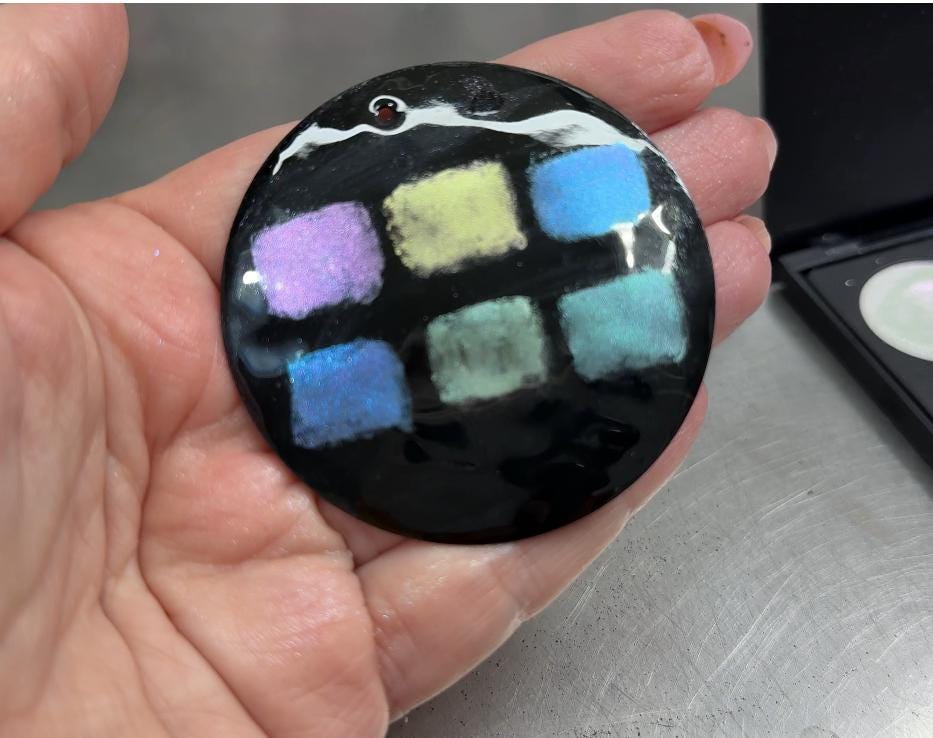 Mystic Reveal Palette – 6 White Enamels That Transform into Metallic Colors!